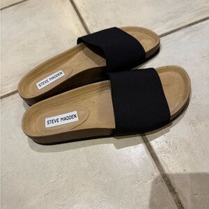 Steve Madden Black and Tan Slide Sandals